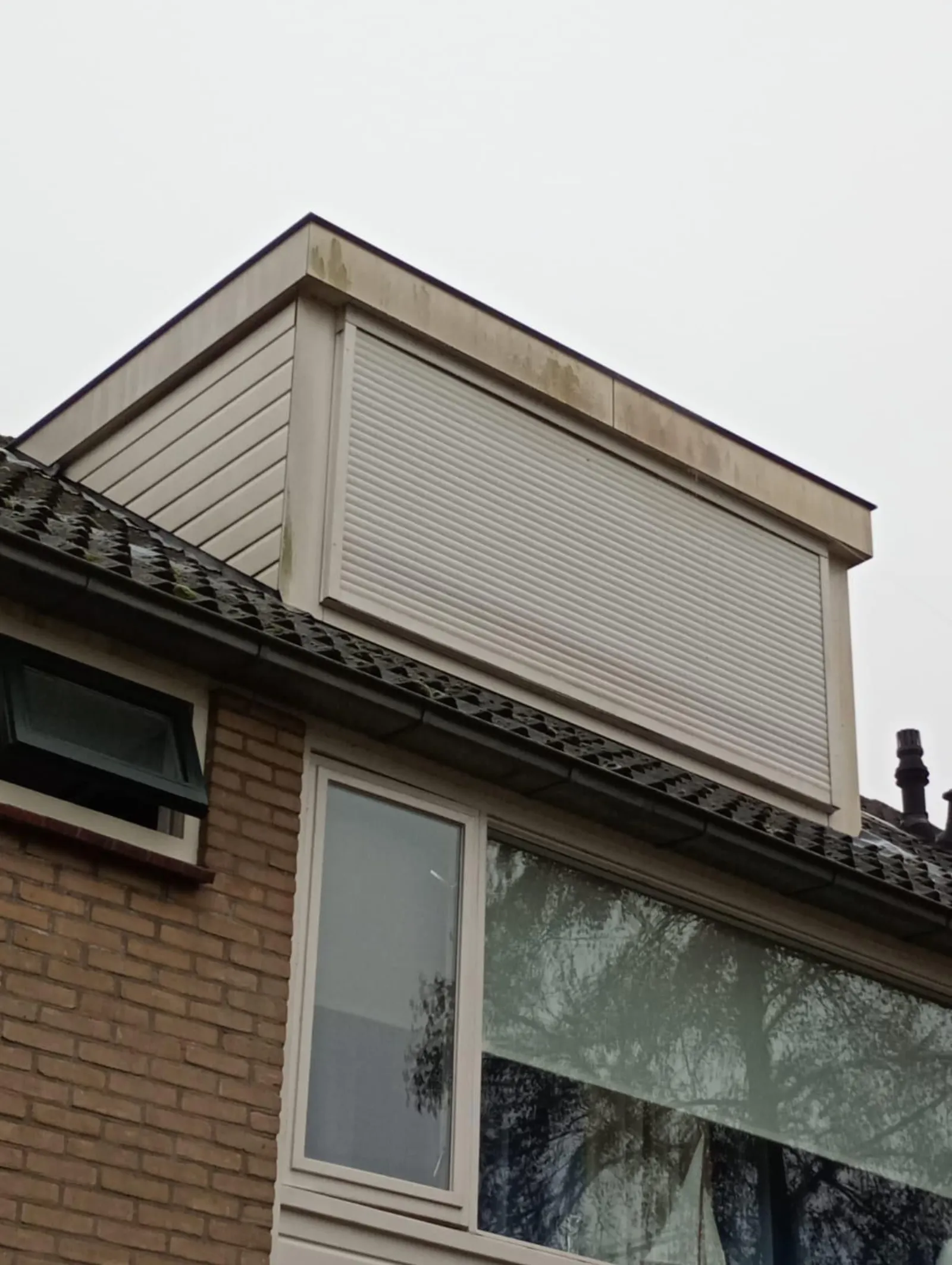 Houtwerk vervuild — voor reiniging 3
